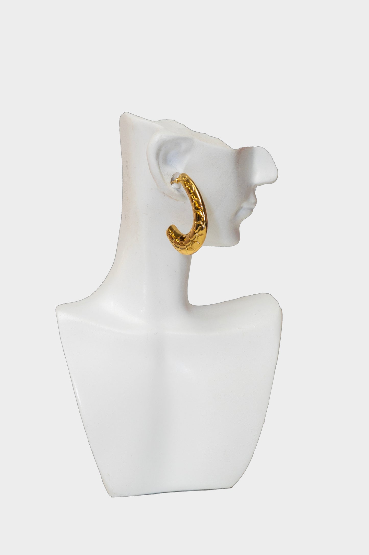 C gold earrings