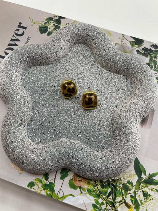 Tiger square earrings