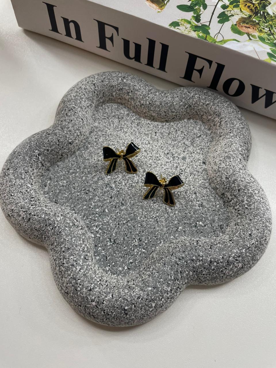 Black bow earrings