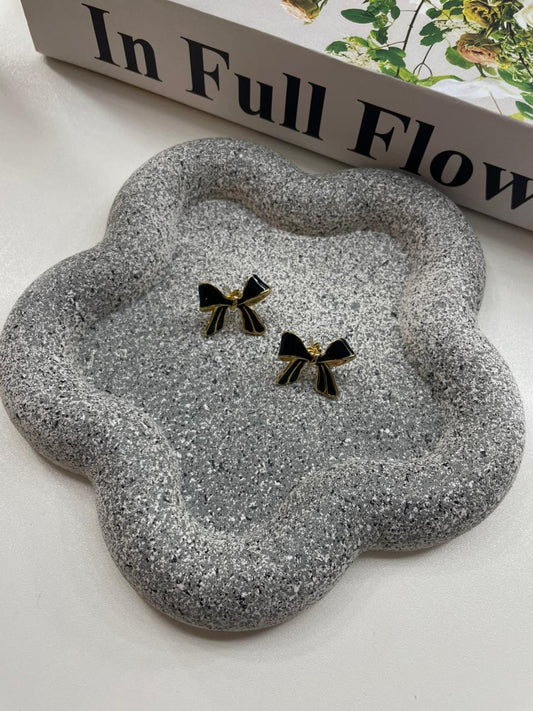 Black bow earrings