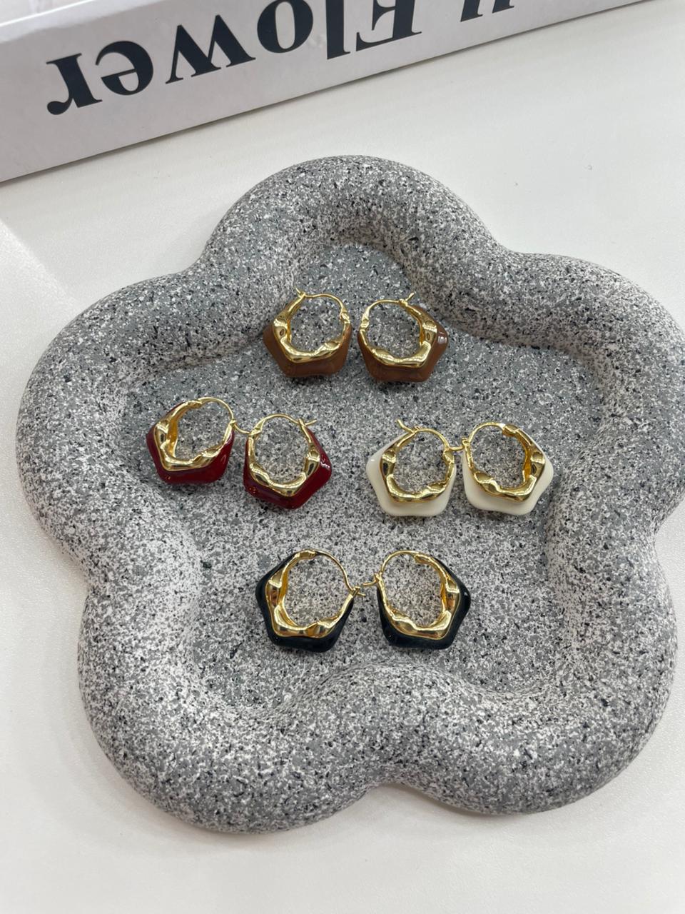 Stone gold earrings