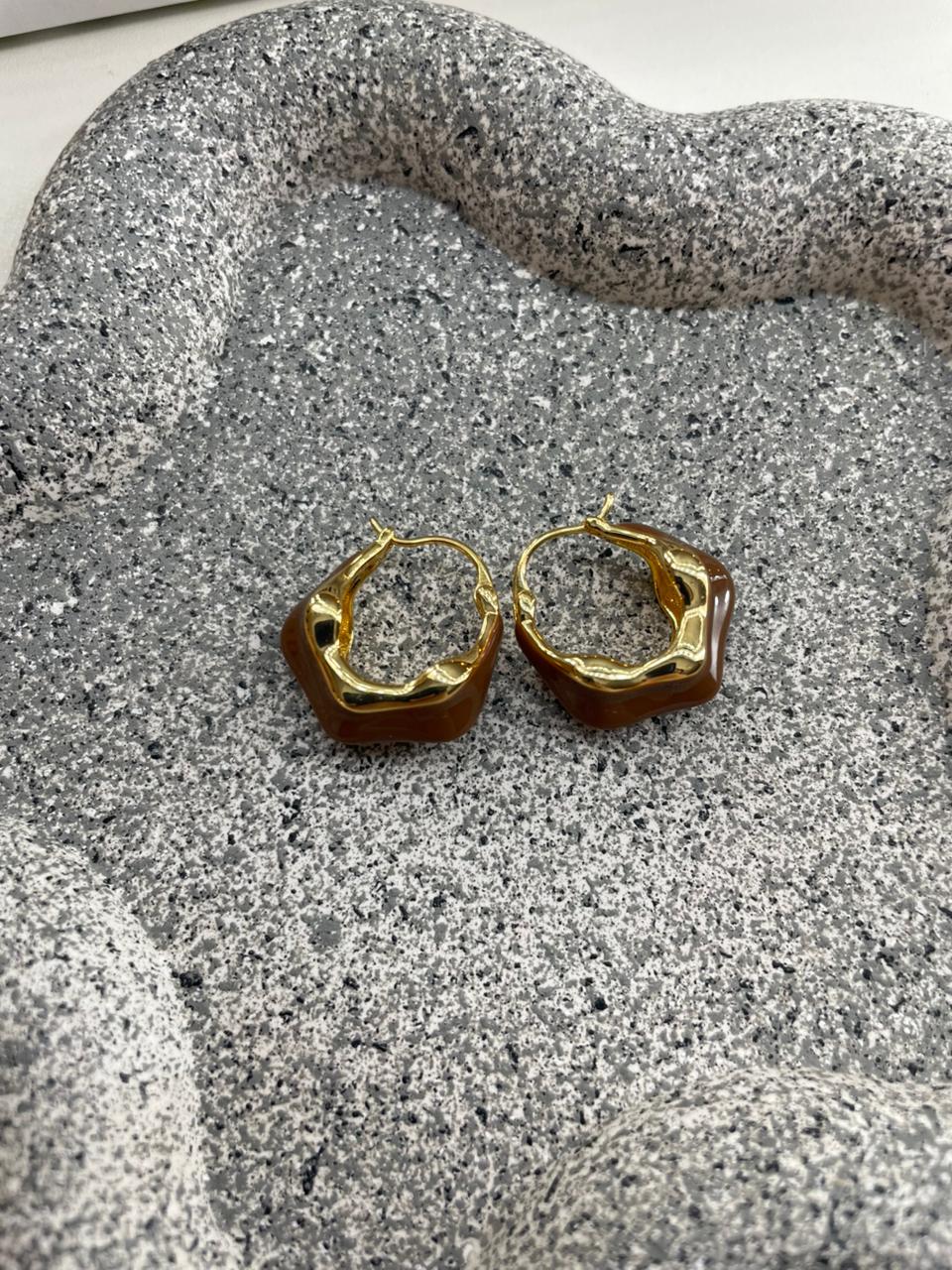 Stone gold earrings